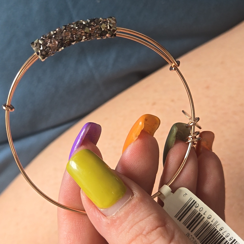 Fine Rocks Charm Bangle - Picture 3 of 3